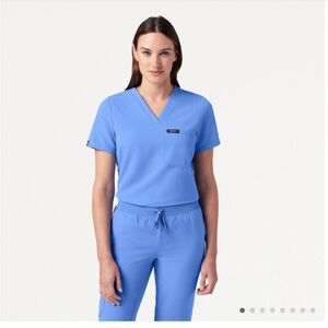 Jaanuu scrub top